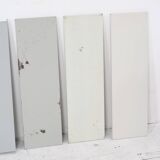 Tomado floor shelf in shades of gray