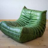 Fauteuil lounge Togo en cuir vert Dubaï par Michel Ducaroy pour Ligne Roset