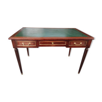 Louis XVI style office with a pull-out