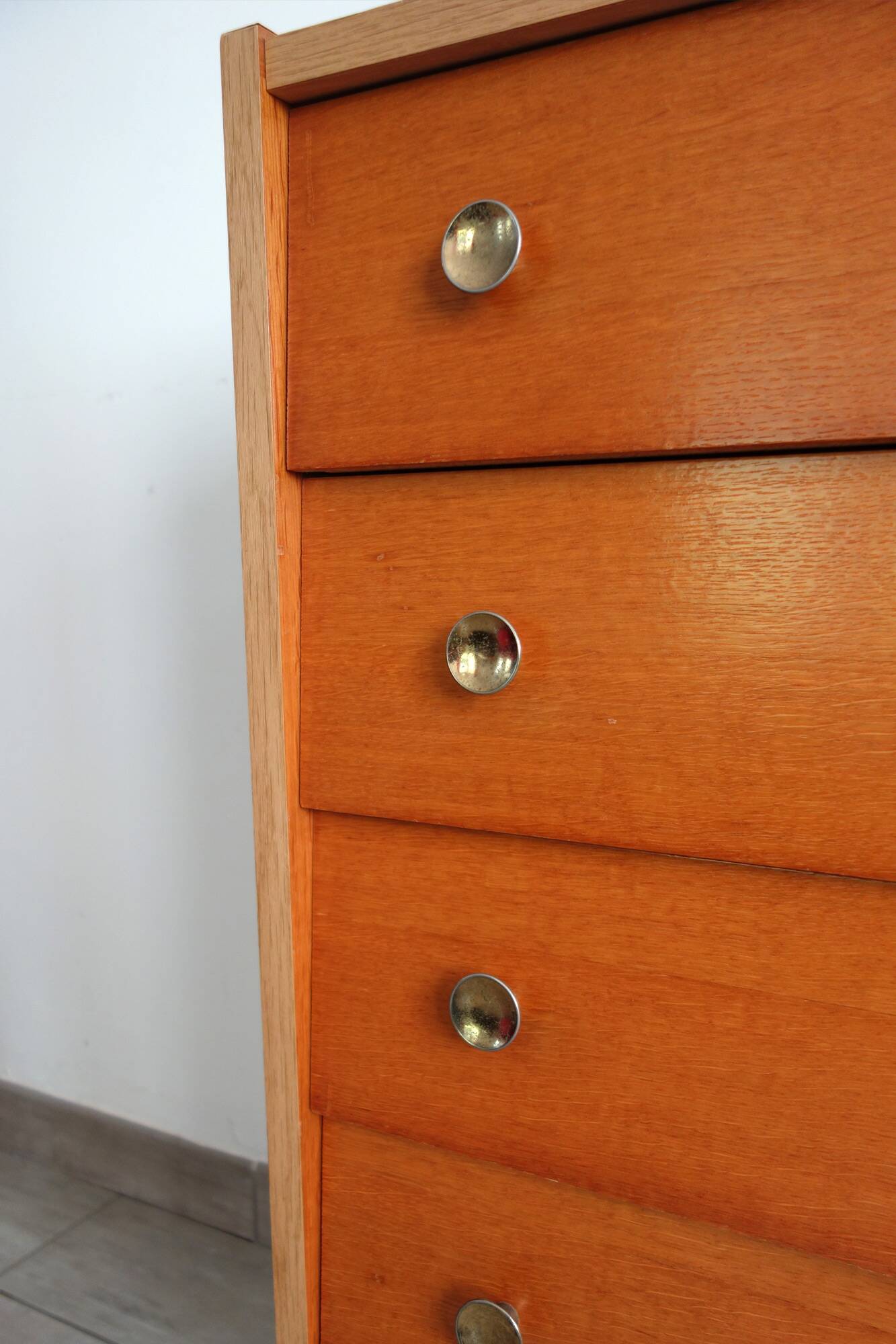 Vintage chest of drawers with 4 drawers from the 1970s.