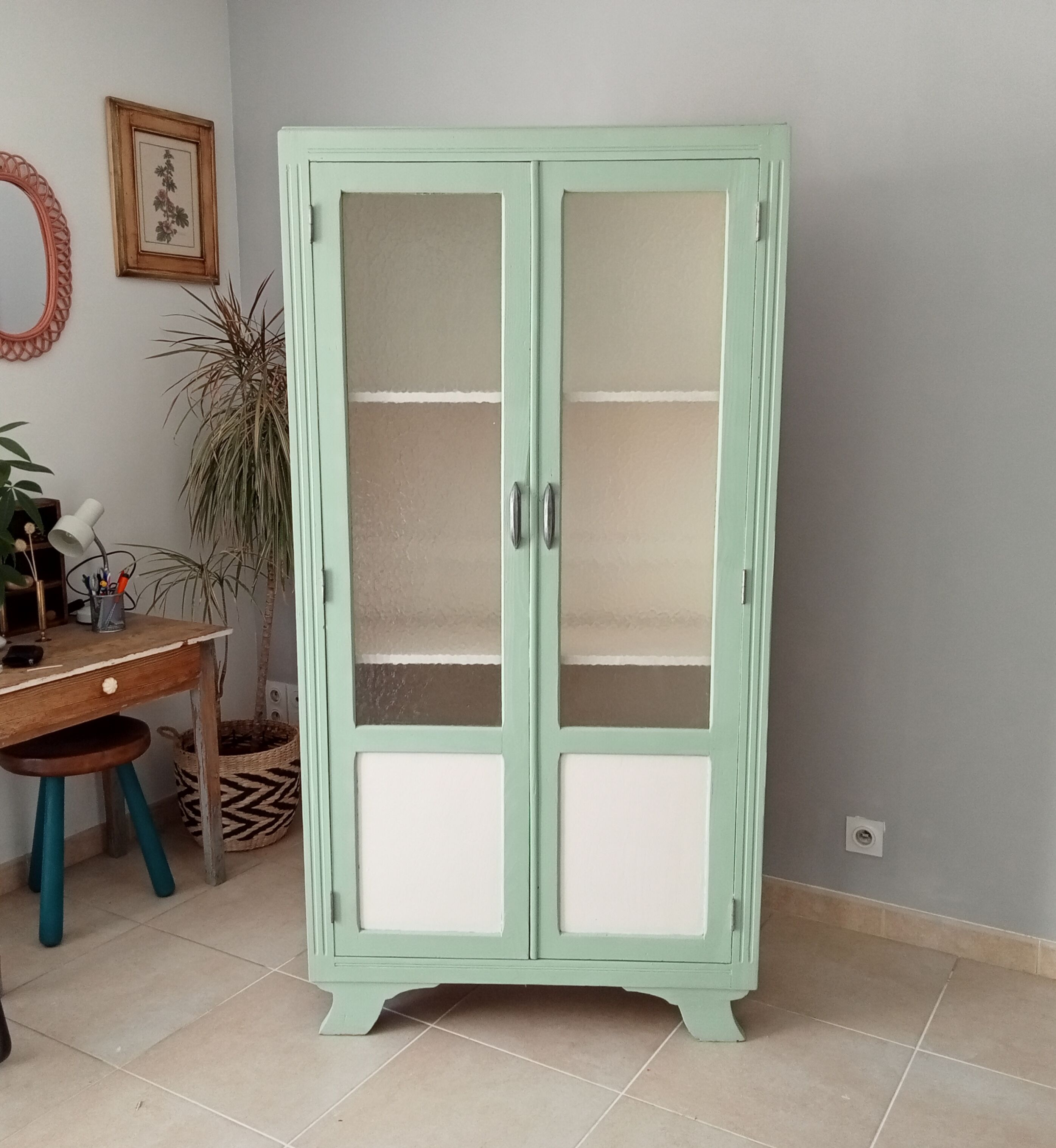 Art Deco glass cabinet 50s