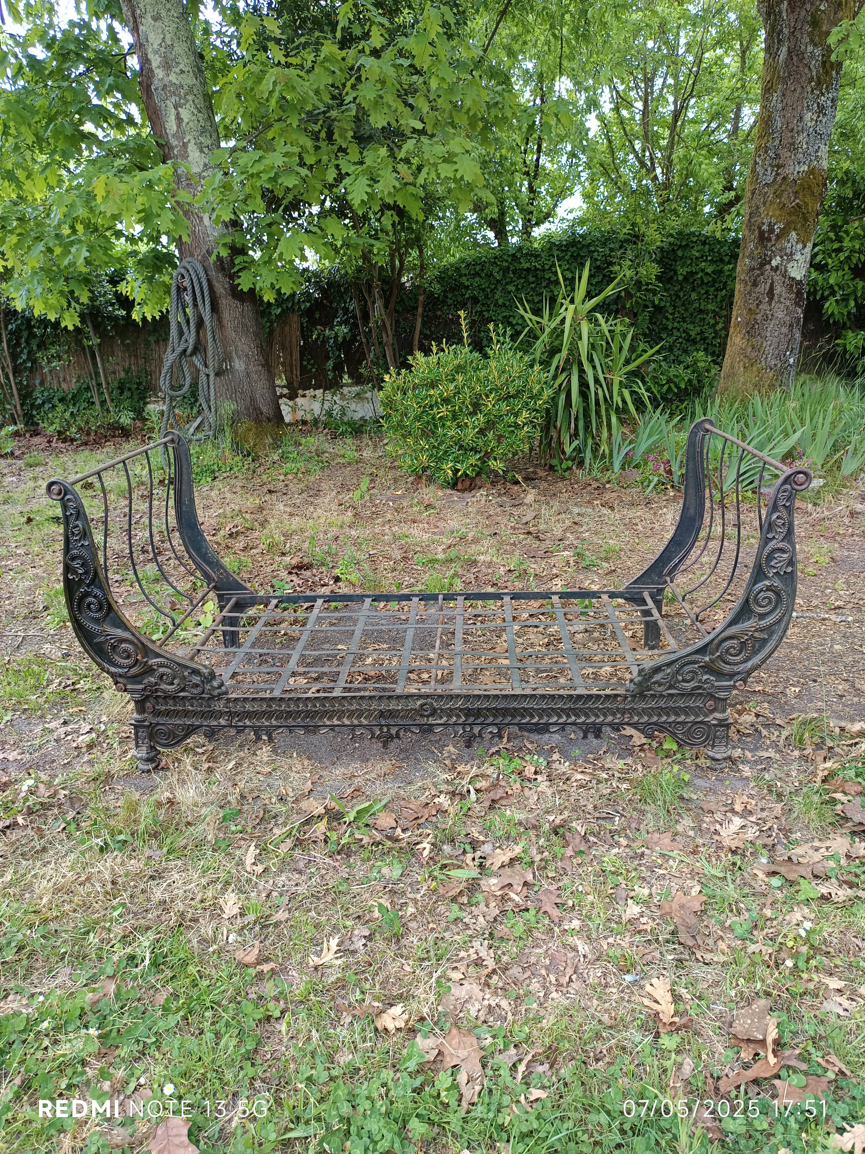 Bench, cast iron daybed, late 19th - early 20th century
