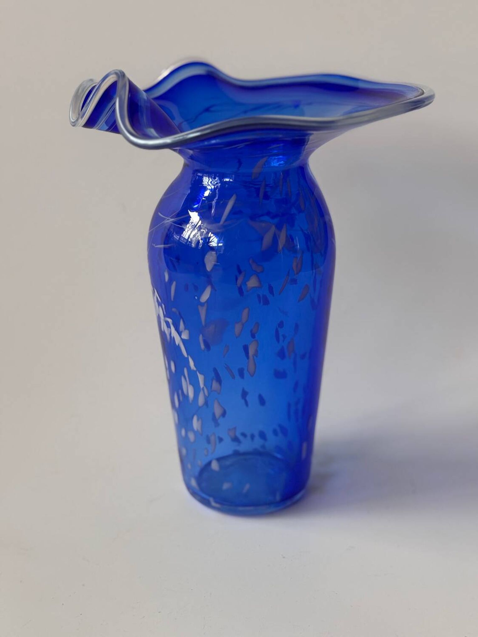 Vase en verre soufflé signé Martine Durand-Gasselin