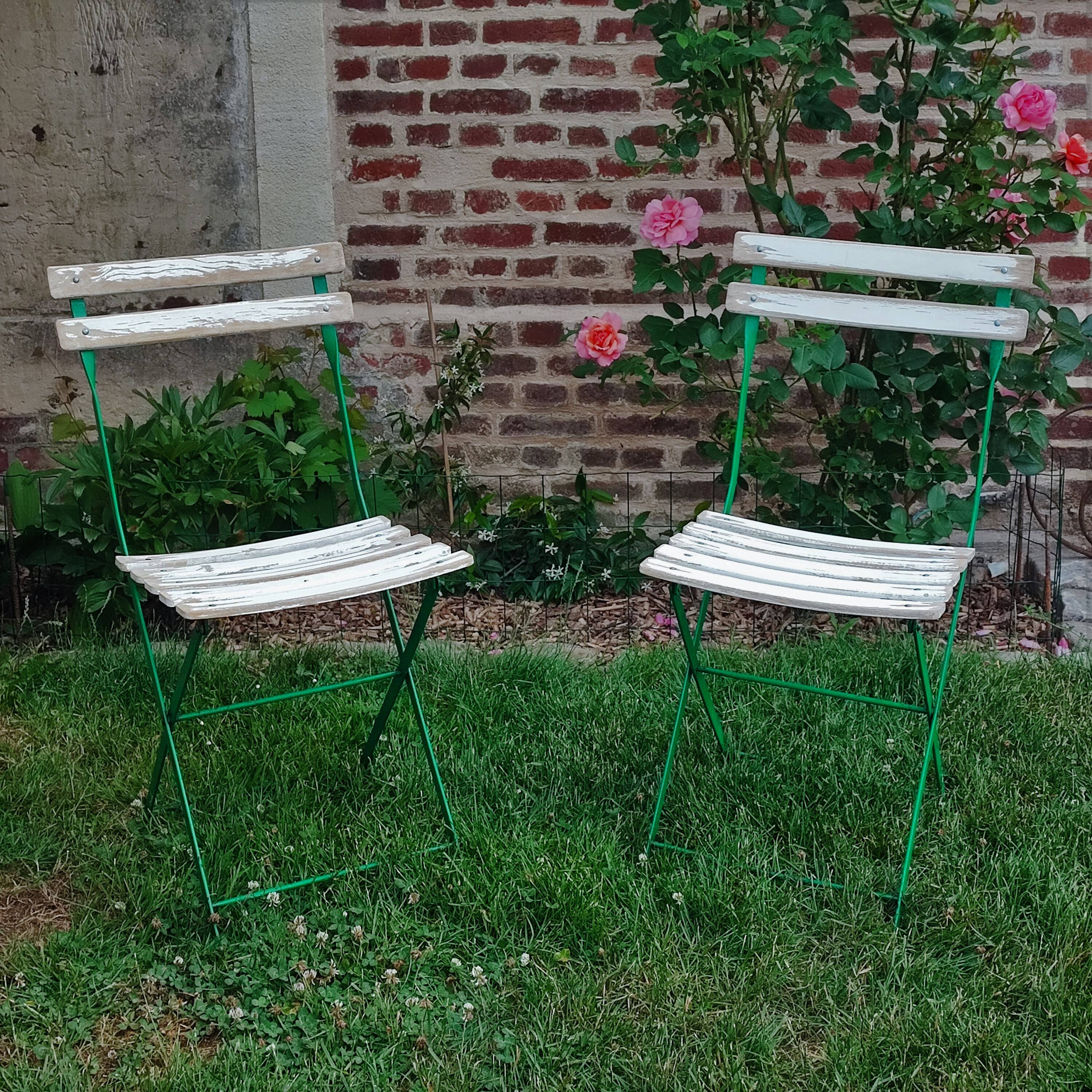 Folding garden chairs