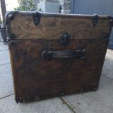 Splendid trunk late 19th century completely renovated