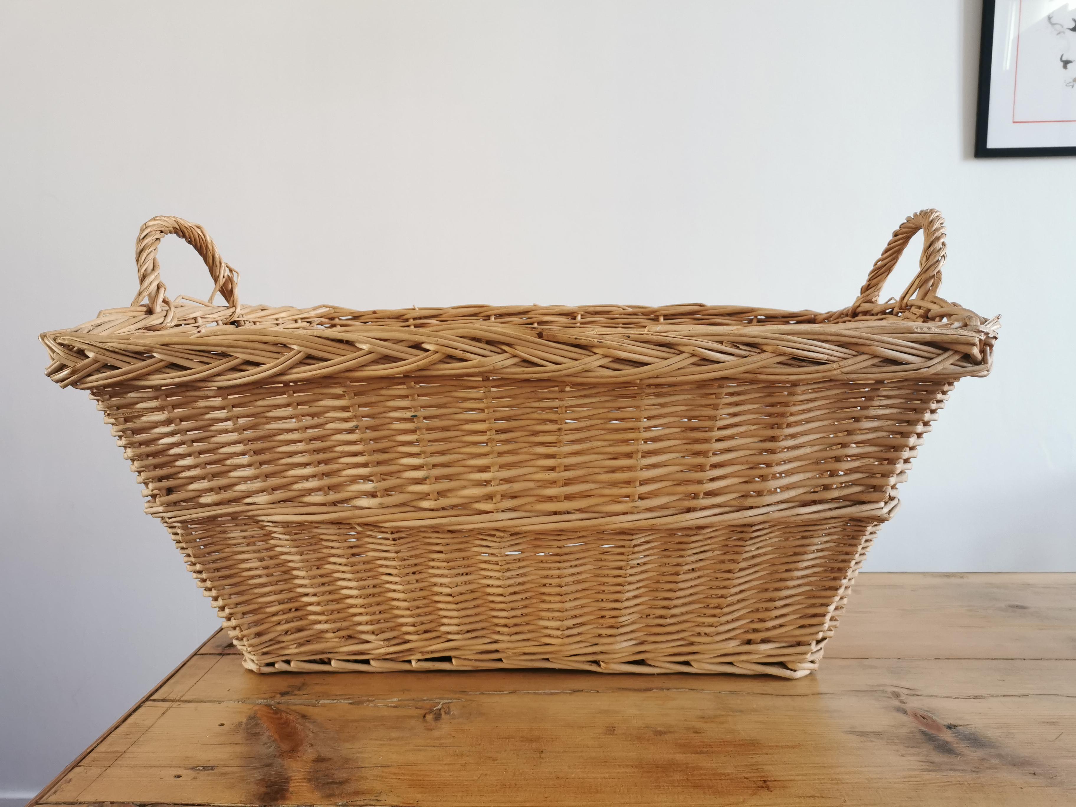 Wicker pan