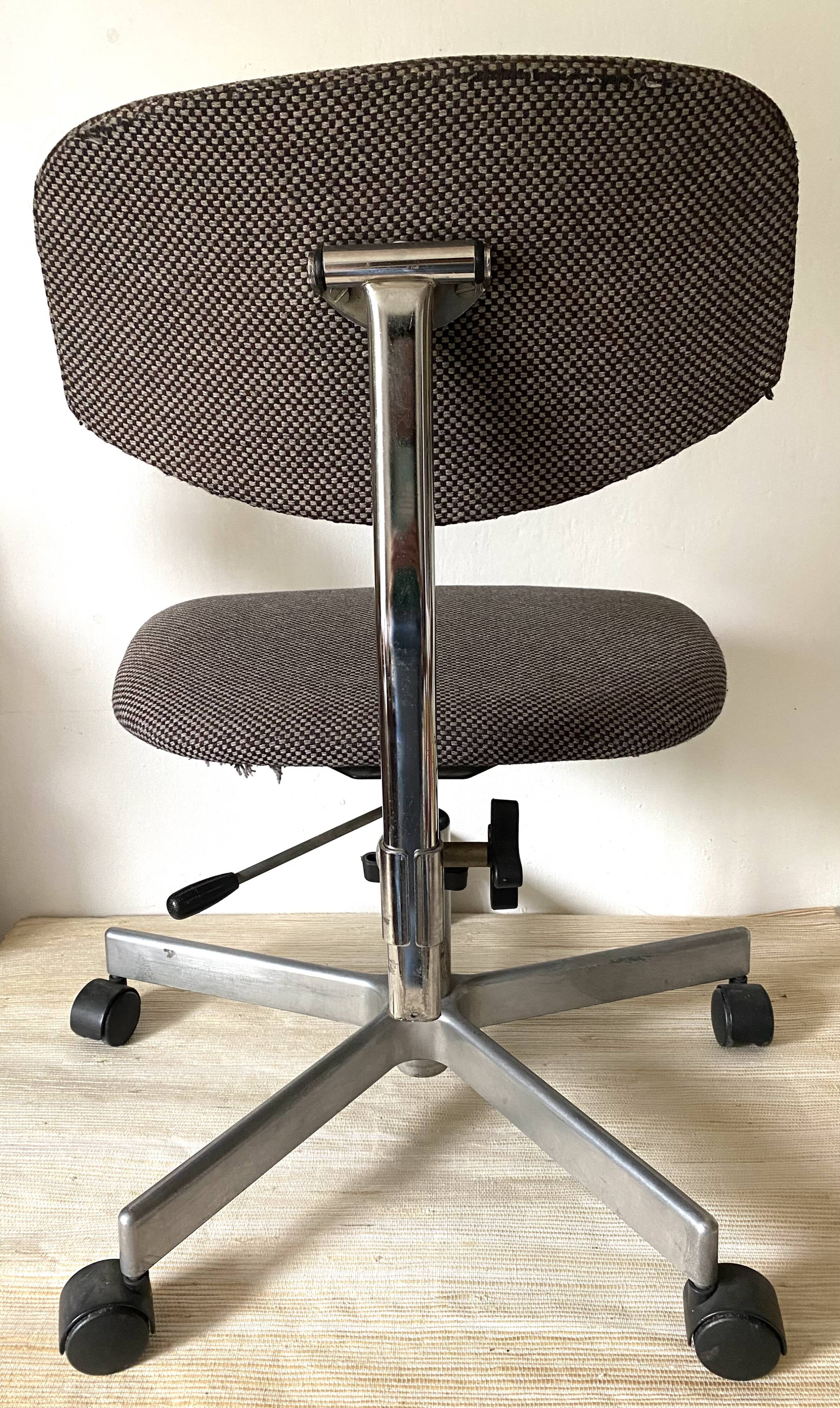 Swivel vintage office chair, adjustable height