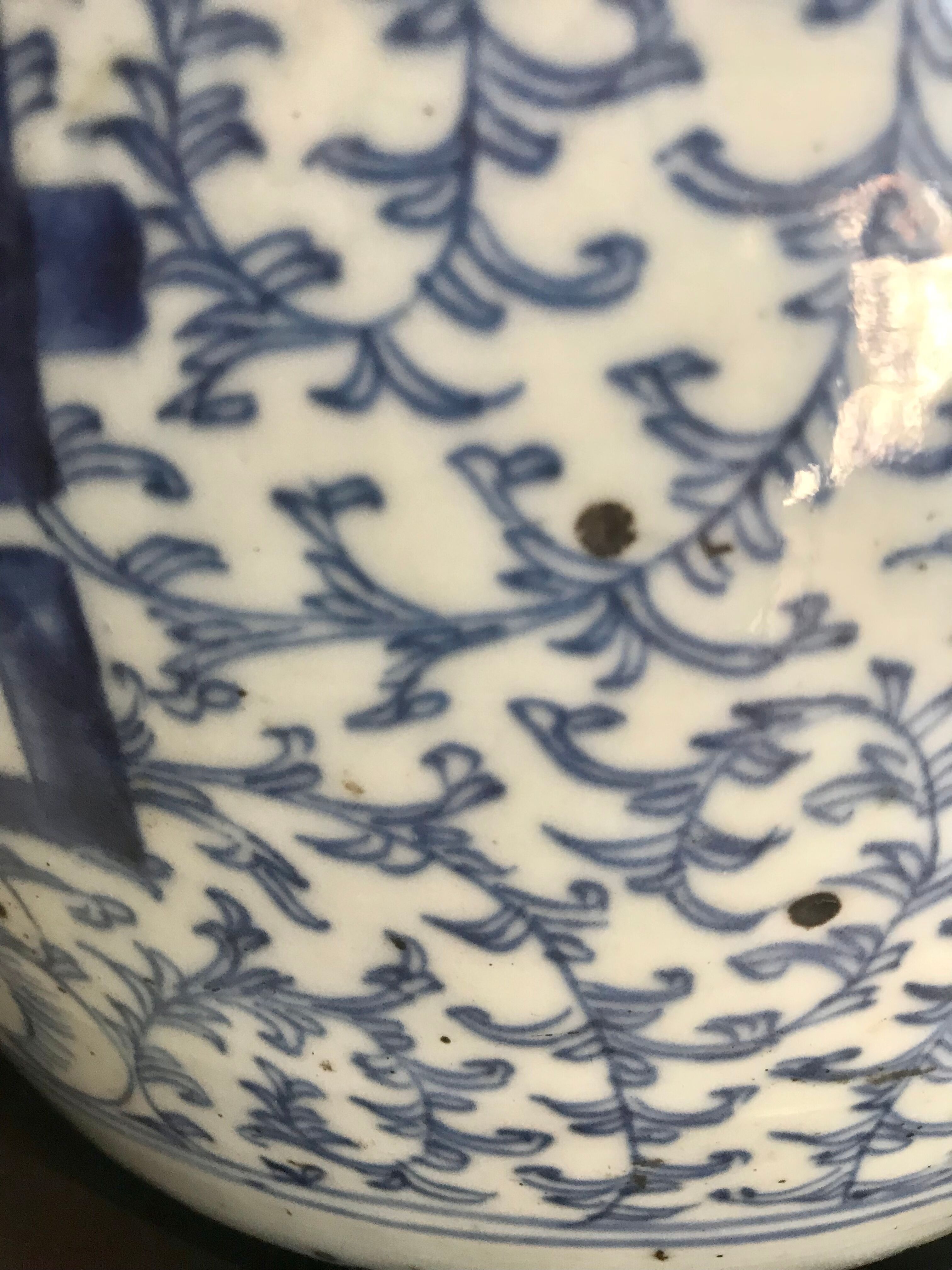 Chinese porcelain lamp