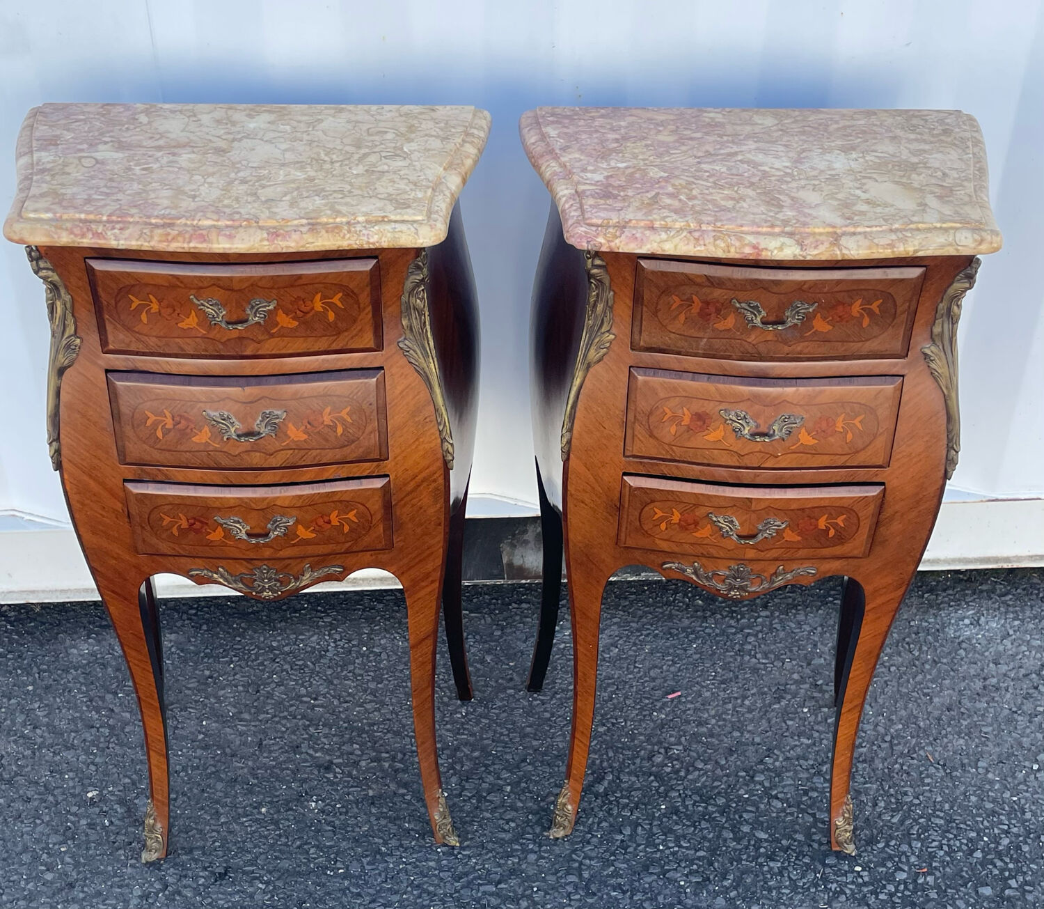 Paire de chevets style Louis XV