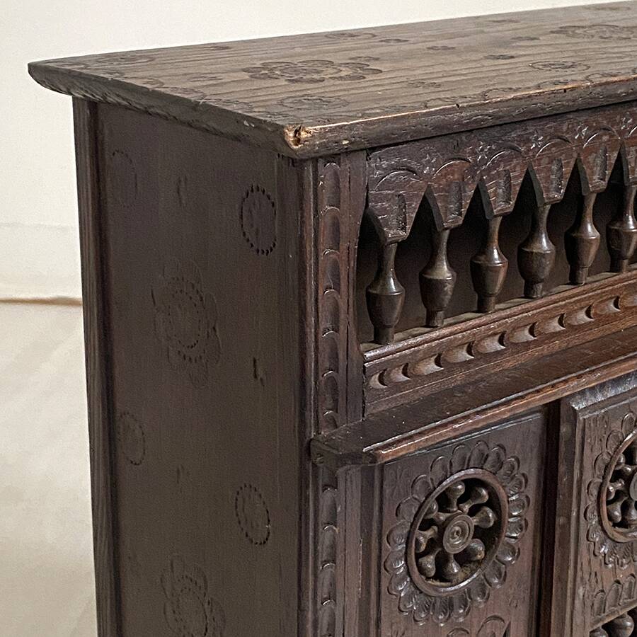 Meuble de maitrise breton 1950