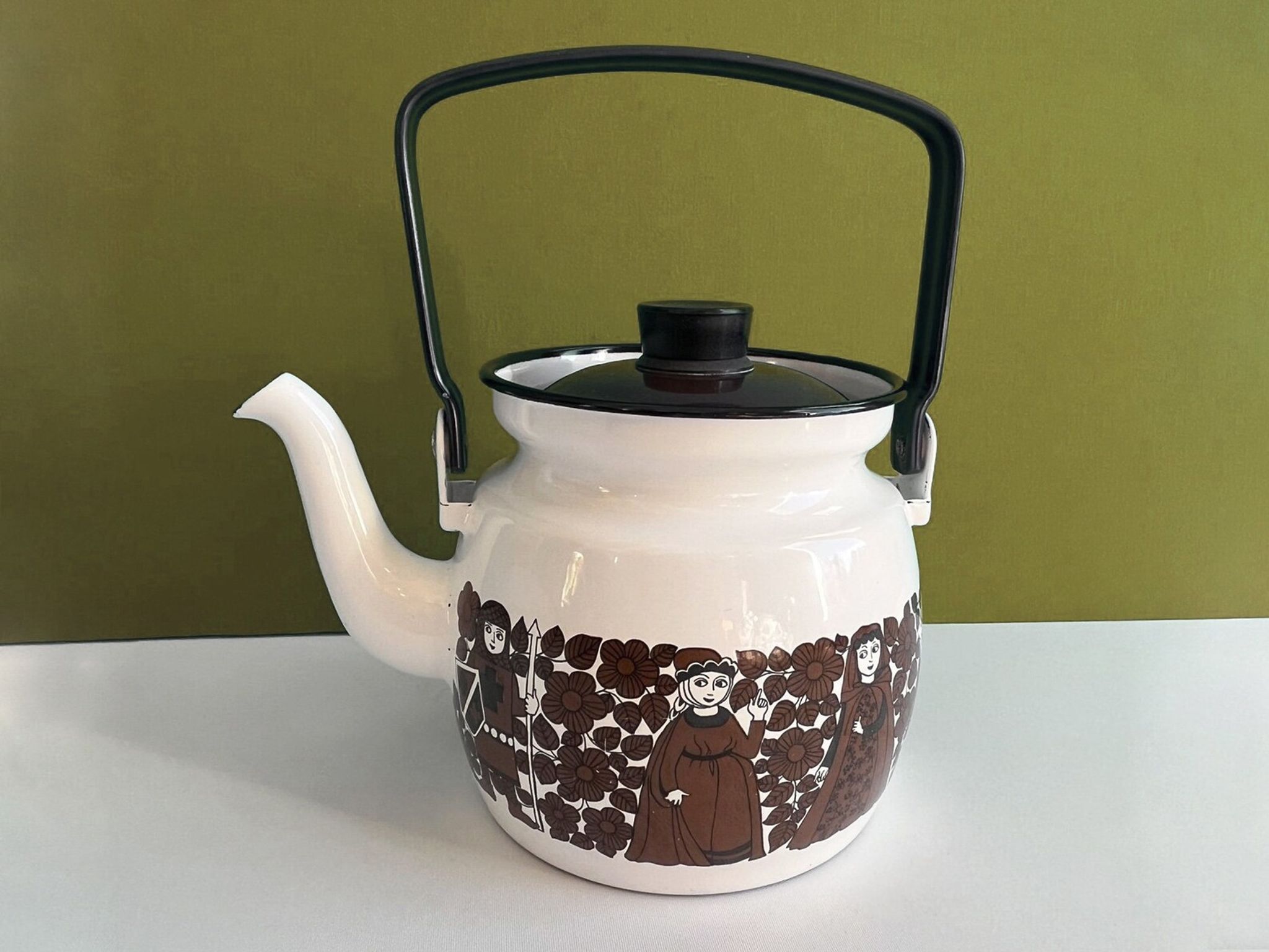 Mid Century Arabia Finel Ritari kettle, brown & white, Raija Uosikkinen, Kaj Franck