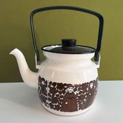 Mid Century Arabia Finel Ritari kettle, brown & white, Raija Uosikkinen, Kaj Franck
