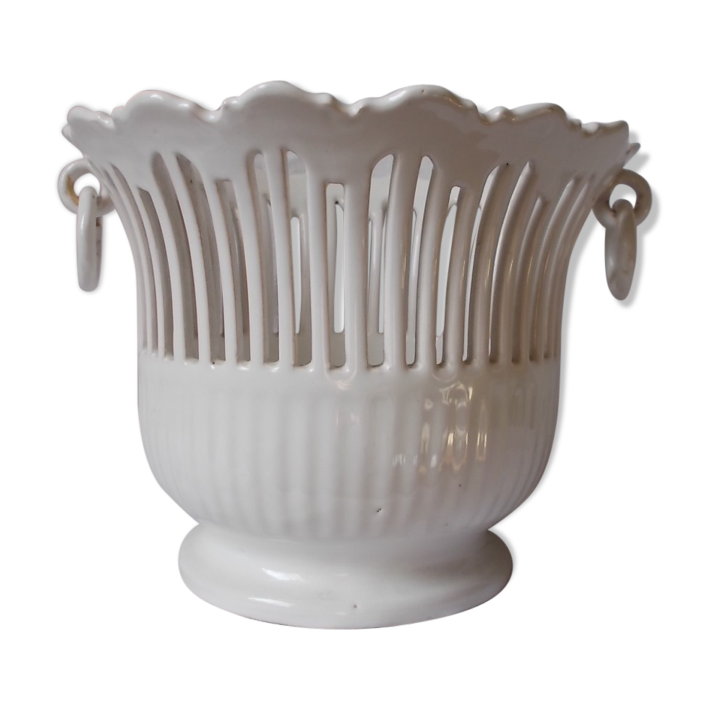 Lattice ceramic cache-pot