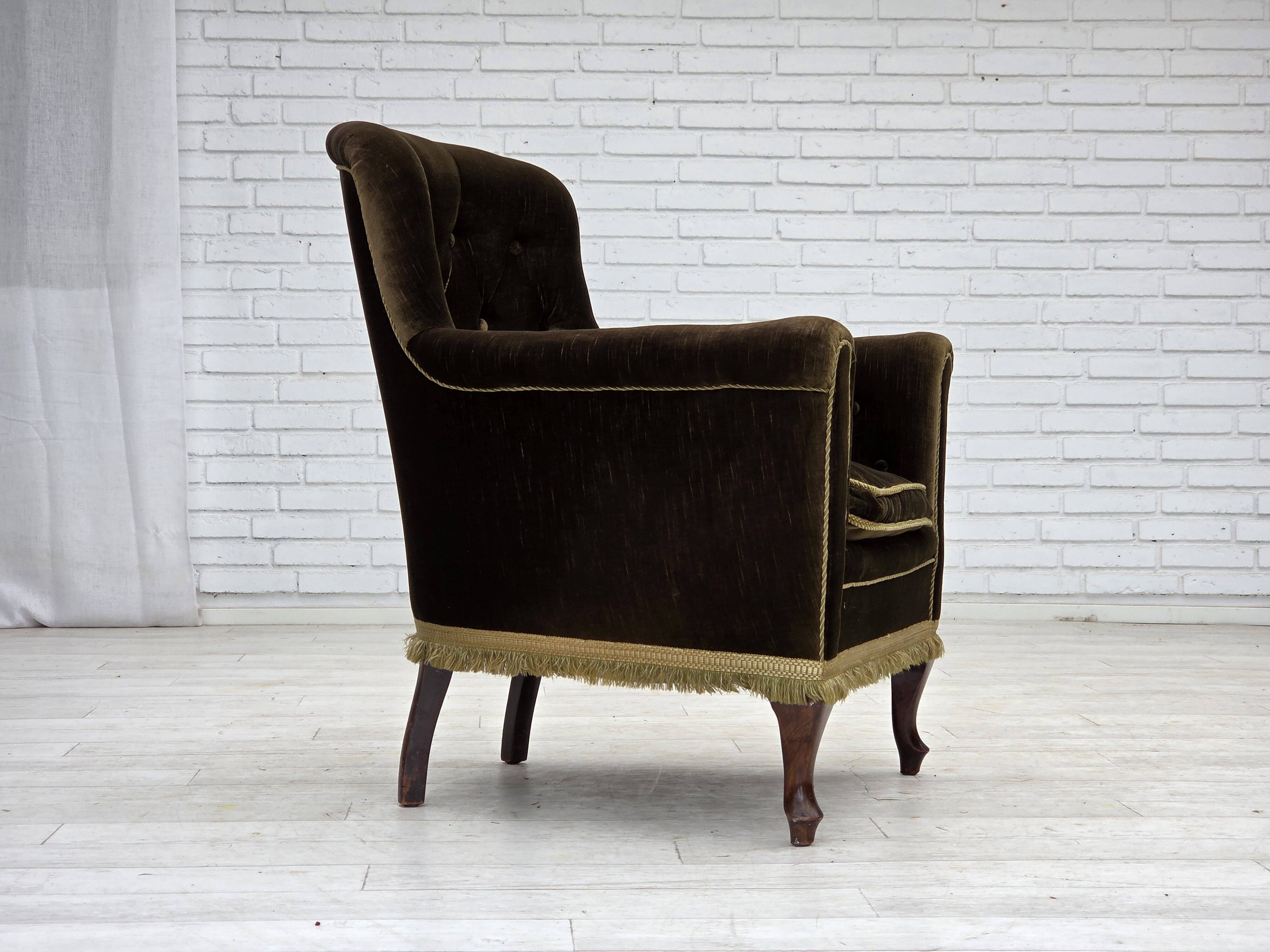 Fauteuil scandinave des années 1950, velours vert, bois de frêne.