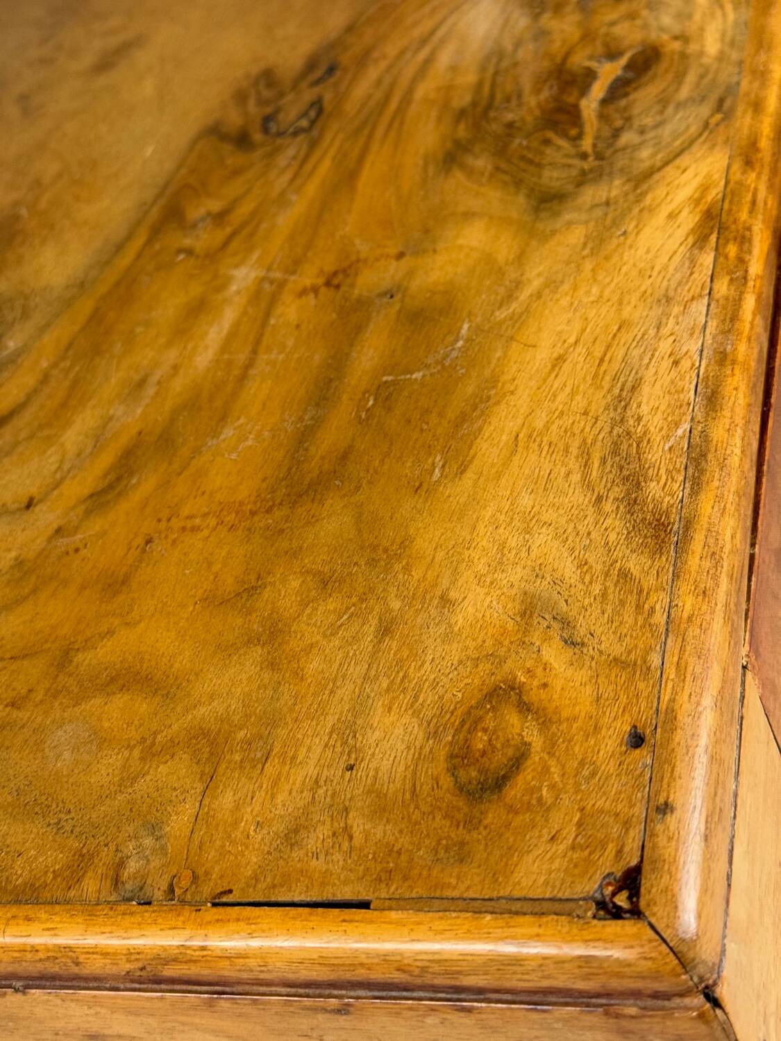 Vintage side table in solid wood with drawer