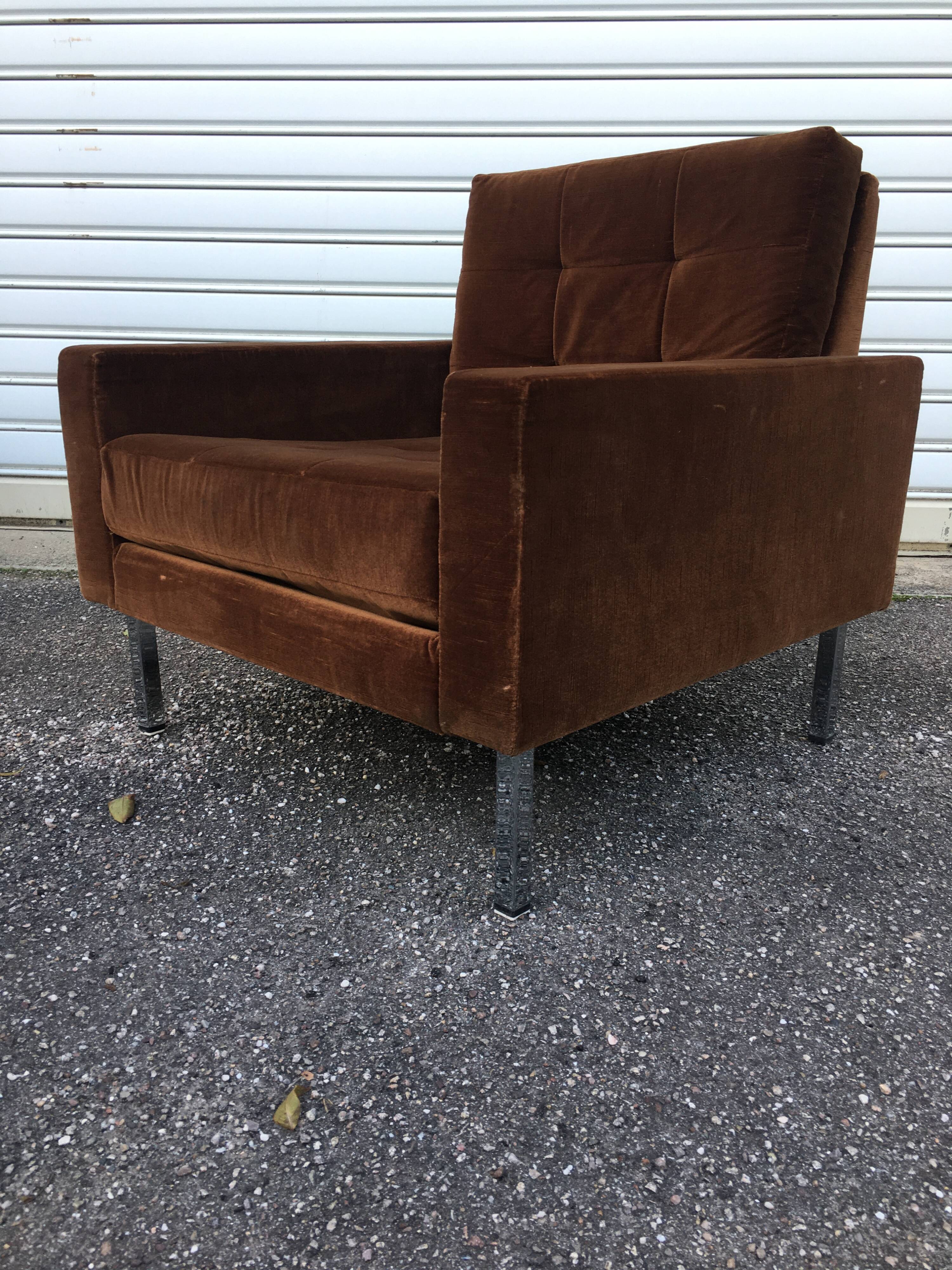 Pair of armchairs and his ottoman, circa 1970