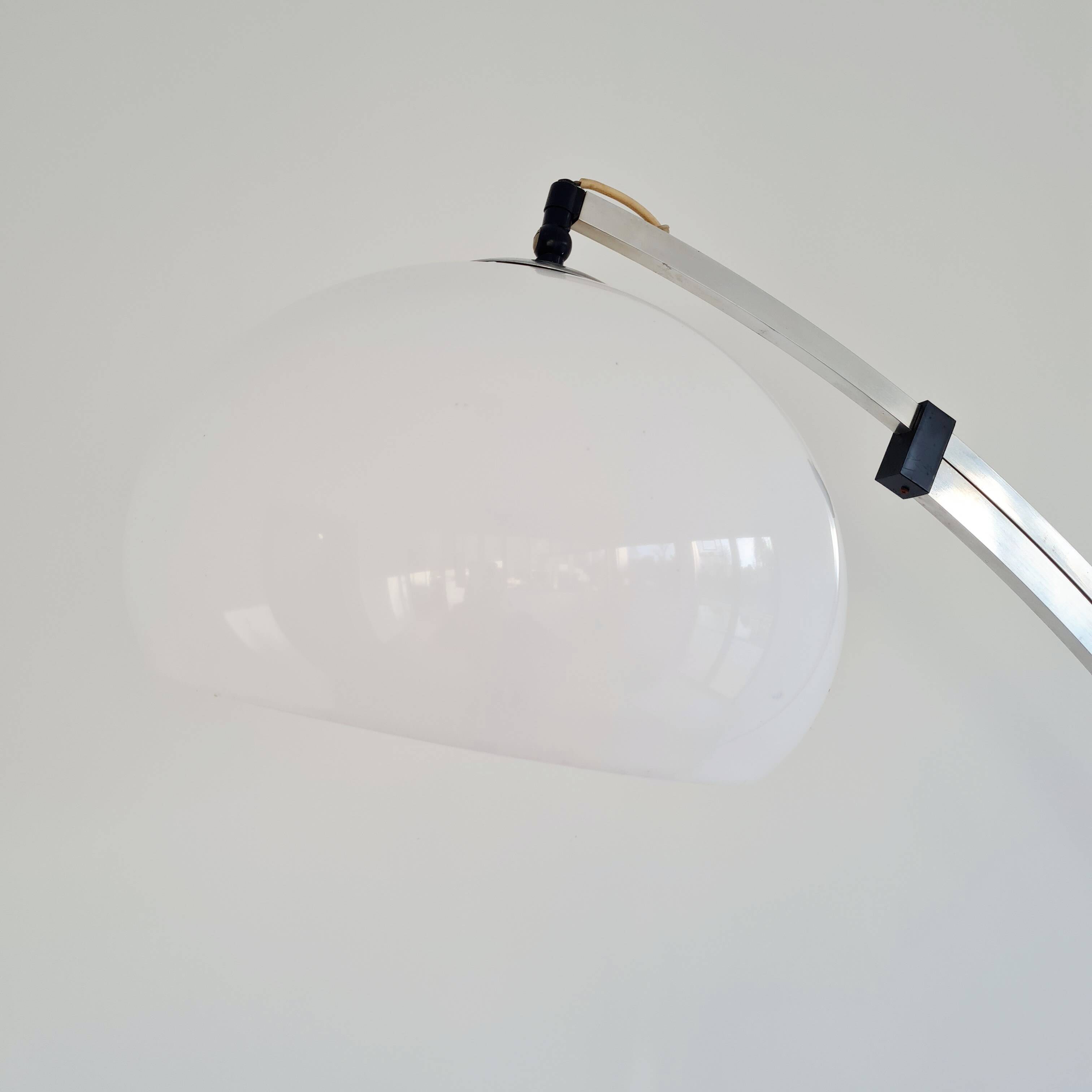 Arc floor lamp from the 60s-70s Guzzini