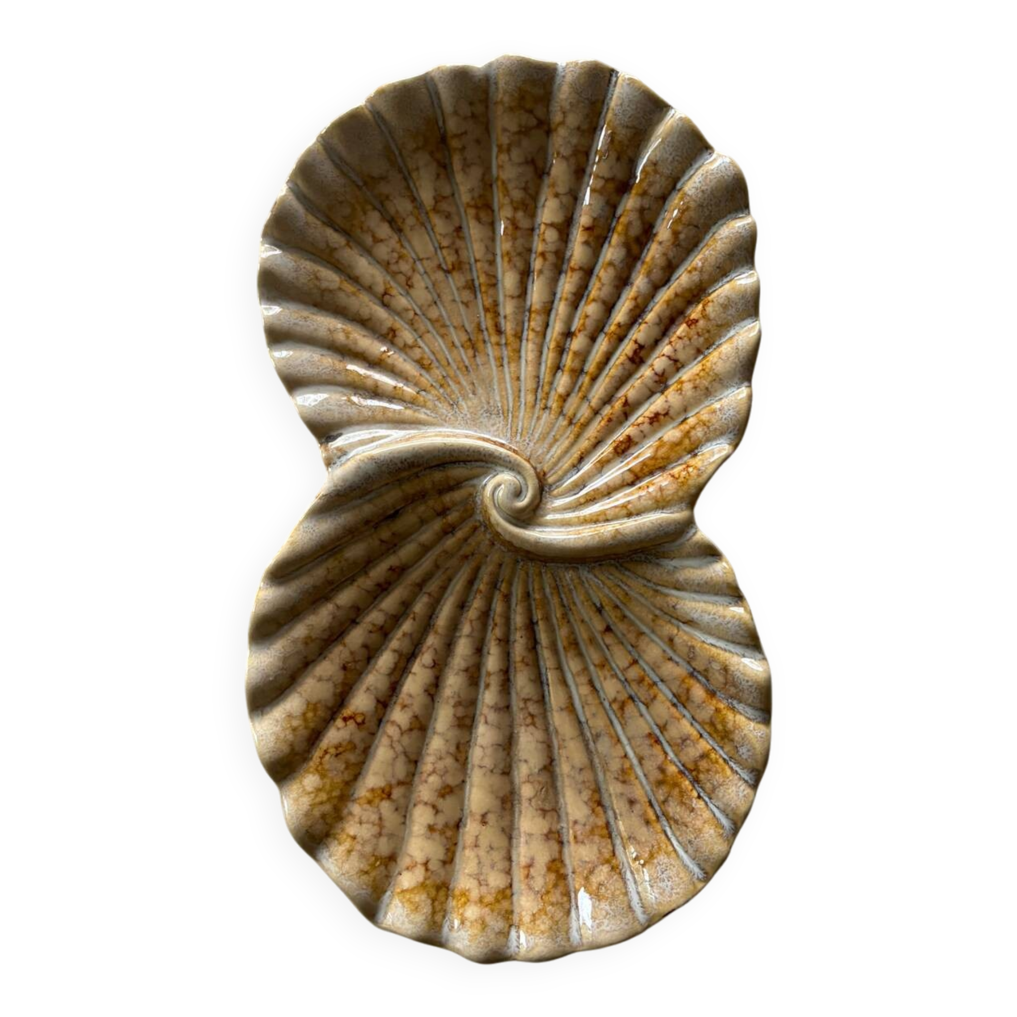 Ceramic shell-shaped trinket tray