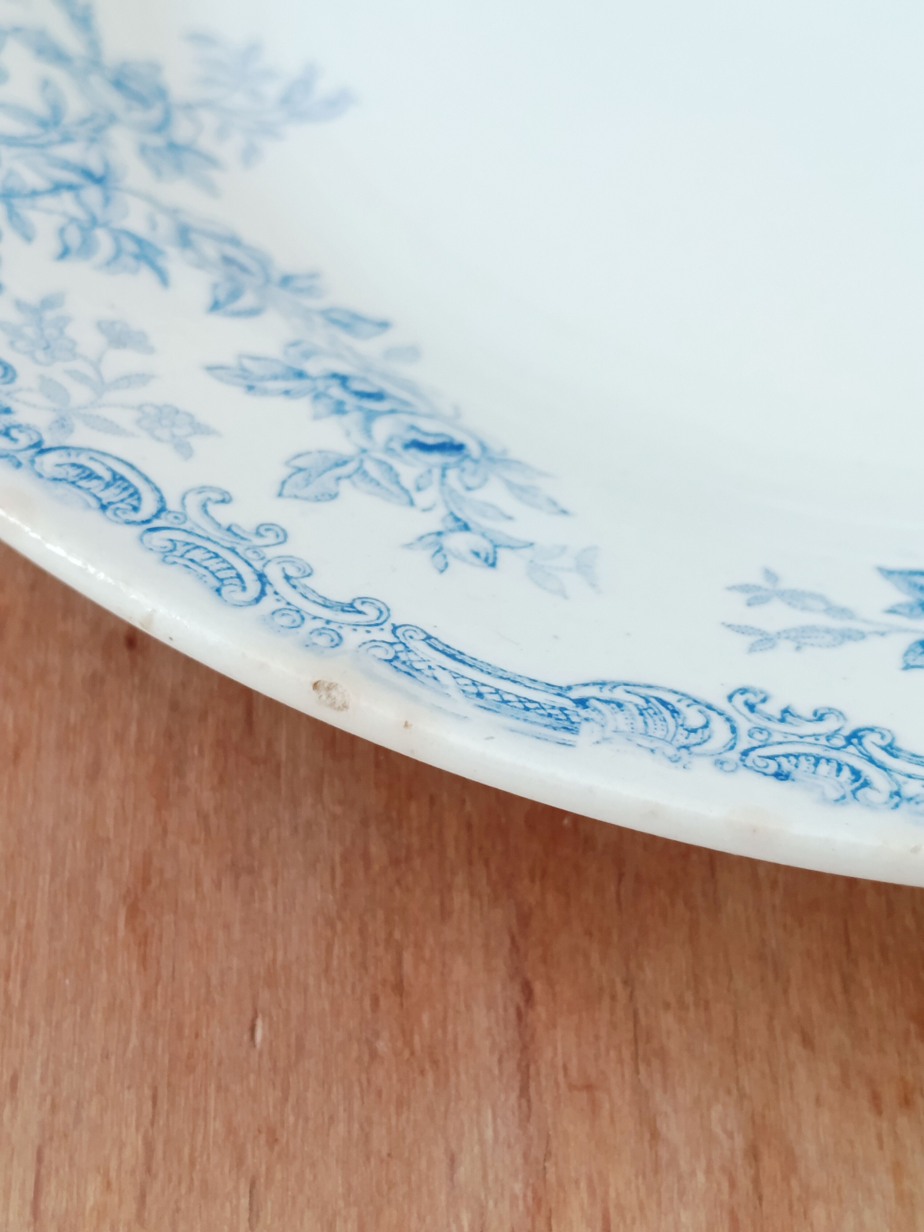 Set of 3 dessert plates in Nimy ironstone.