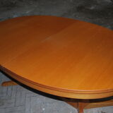 Baumann oval expandable table