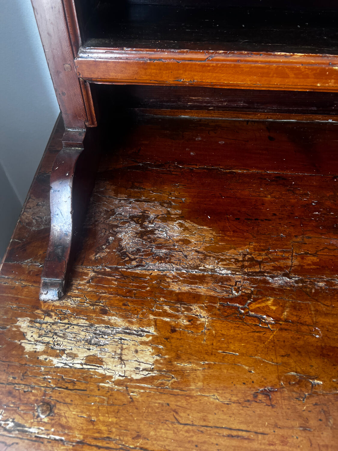 Sideboard from the early 19th century.