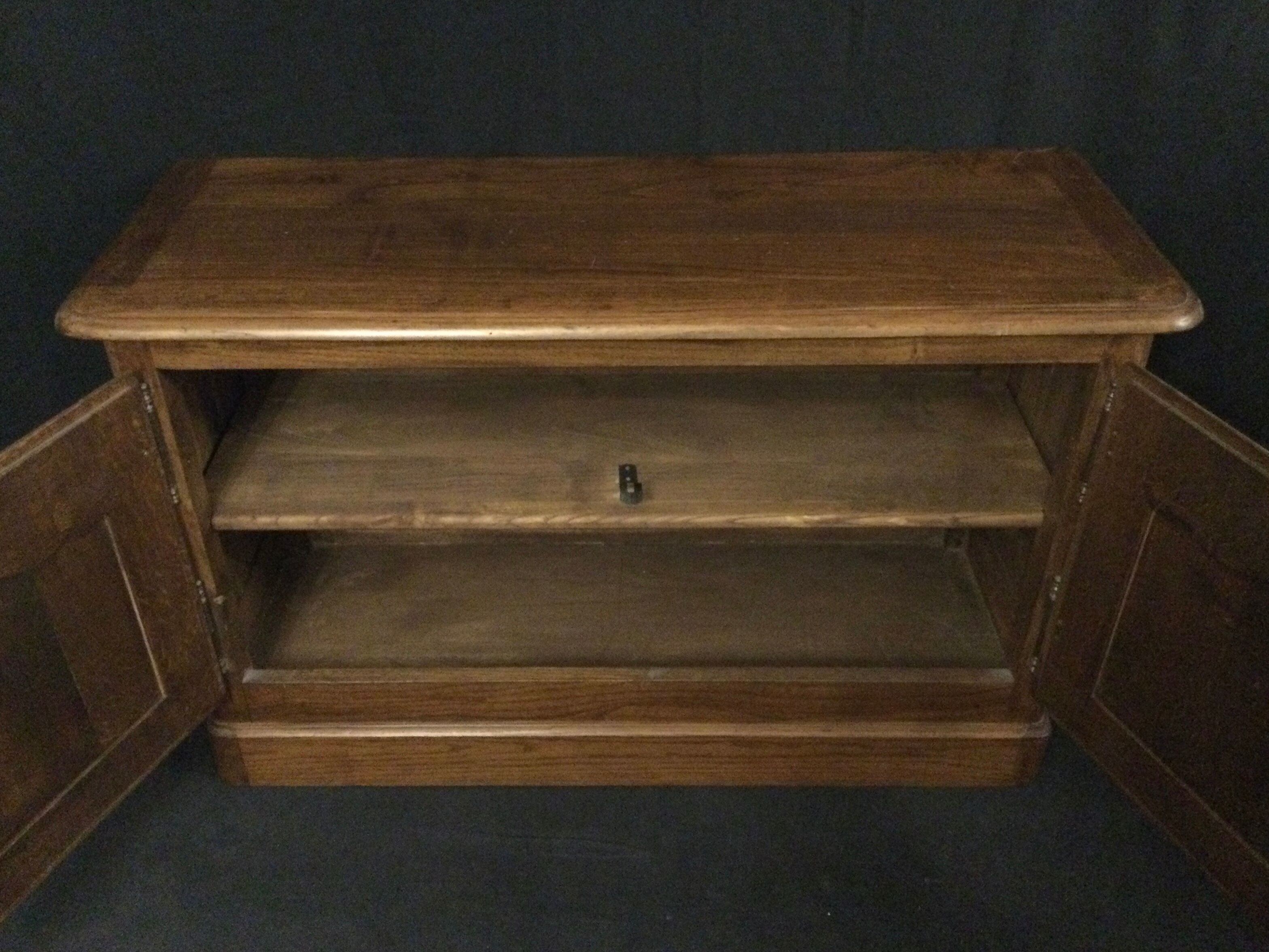 Buffet bas deux portes meuble tv
