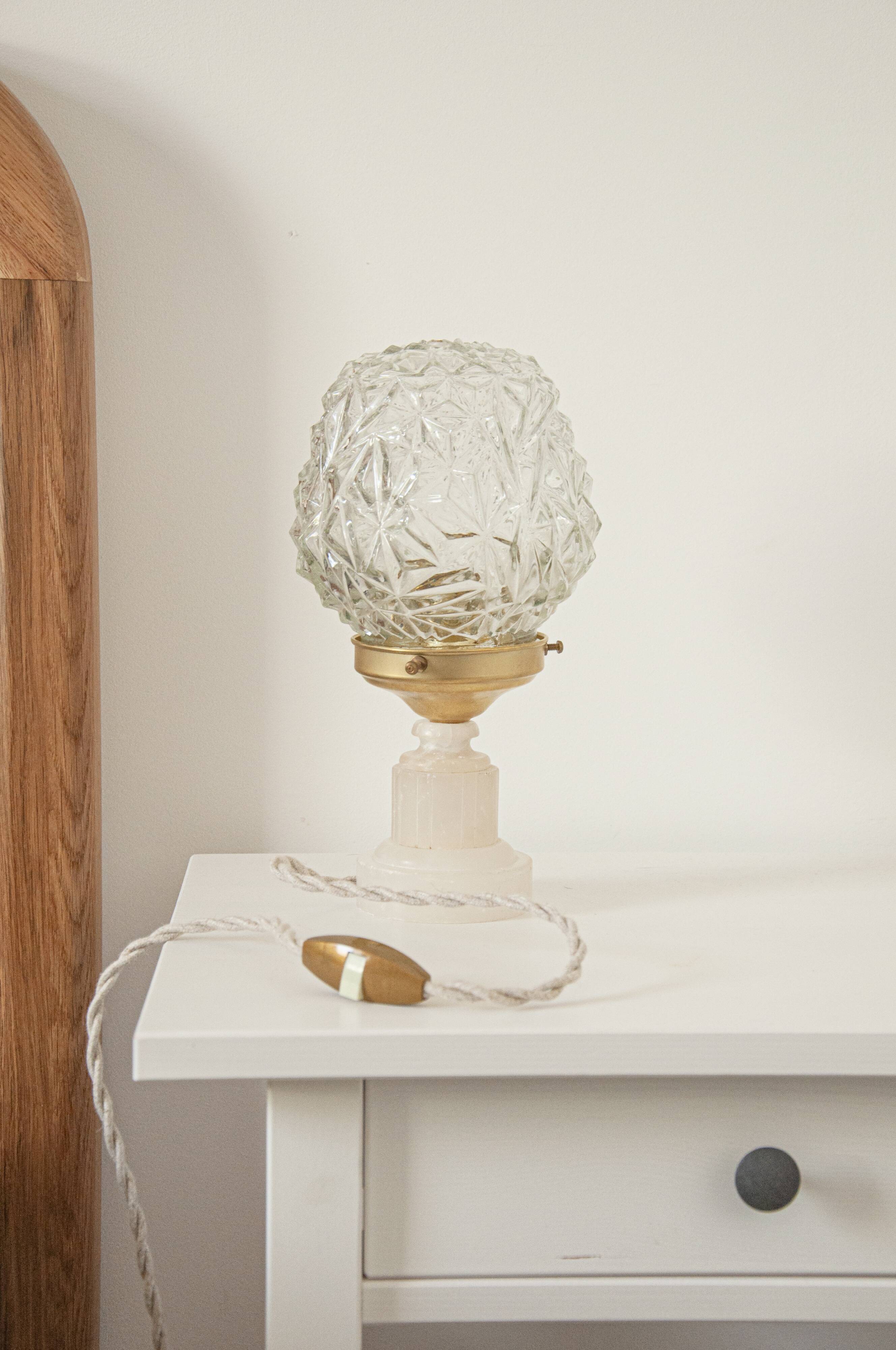 Vintage table lamp with albatre foot