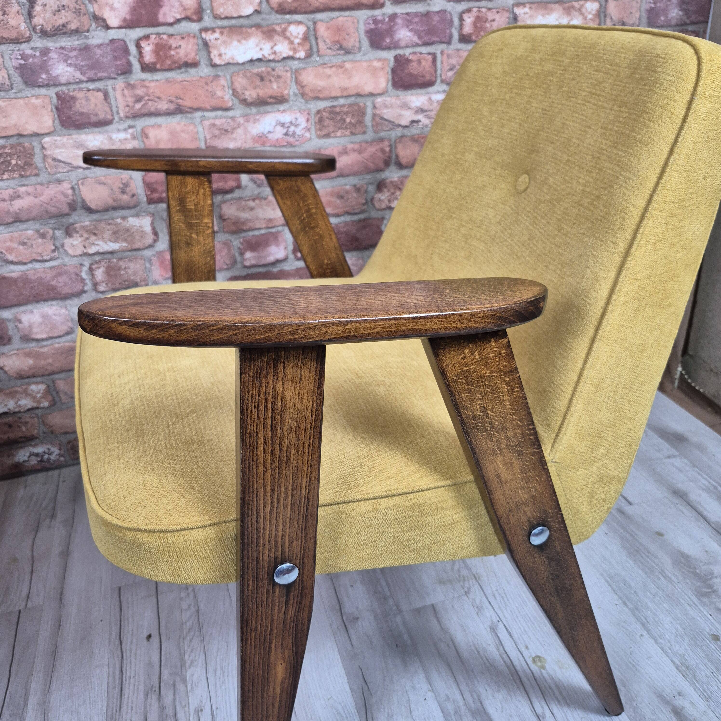 Fauteuil de milieu de siècle restauré type 366 par j. chierowski - jaune années 1960