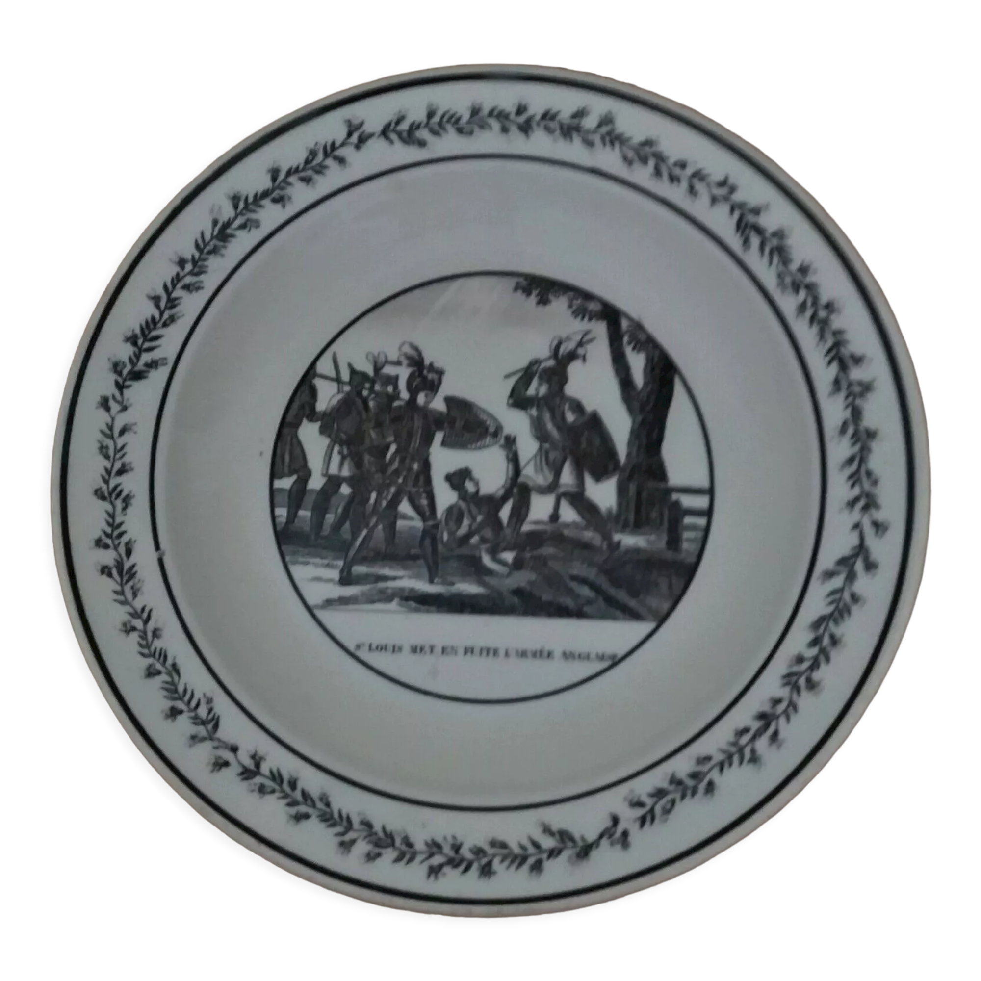 Assiette faïence Montereau 1825 marque en creux Mau