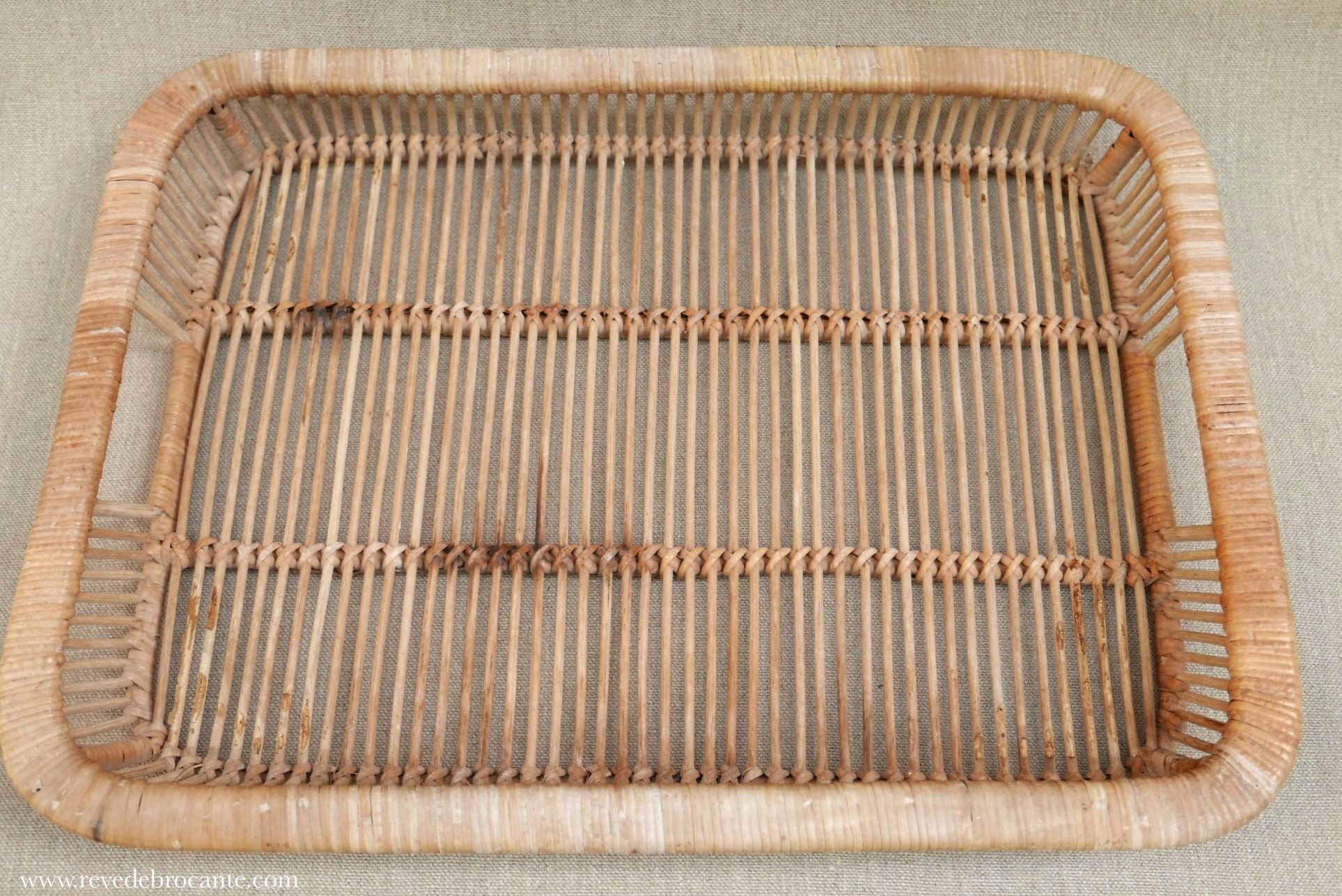 Wicker tray