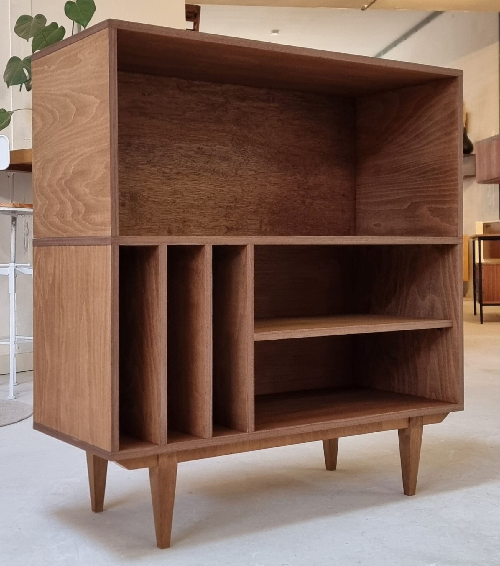 Toke record cabinet