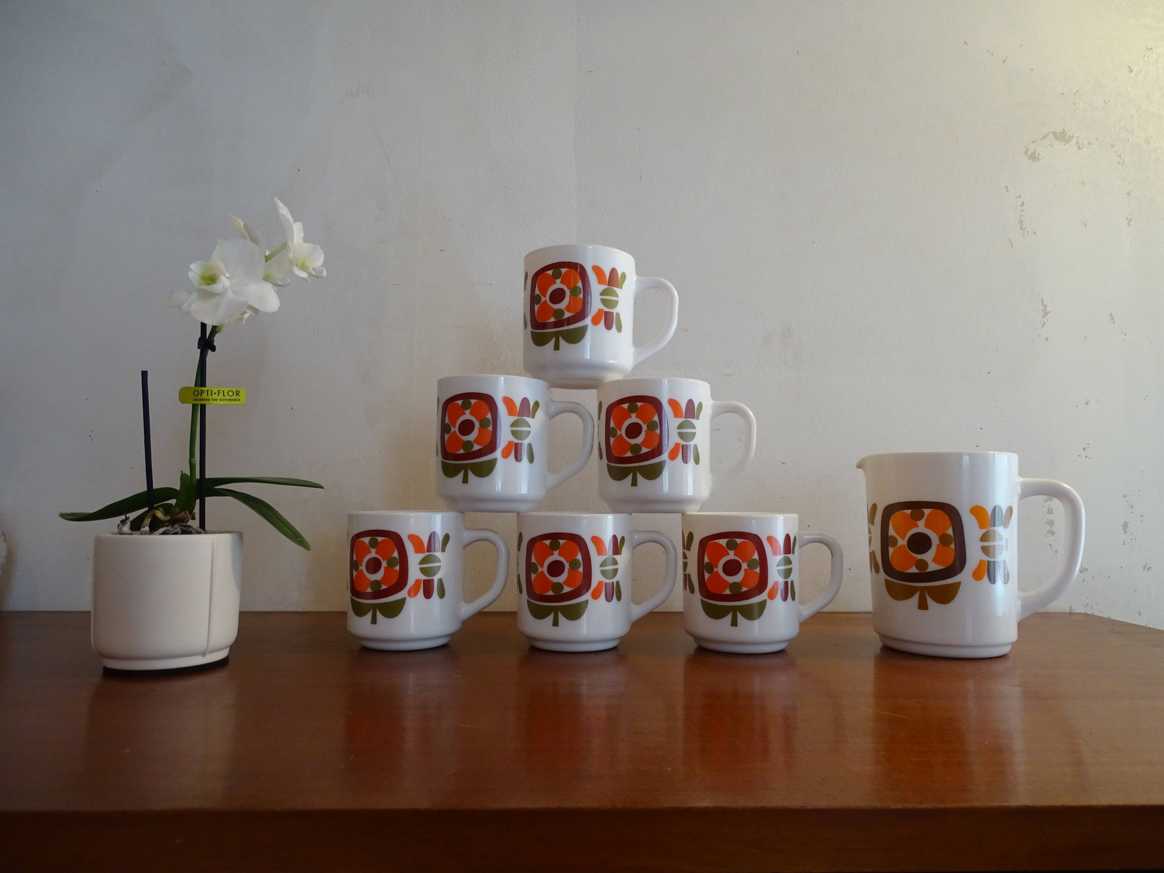 Lot 6 cups / mugs and pitcher vintage 1970 Arcopal