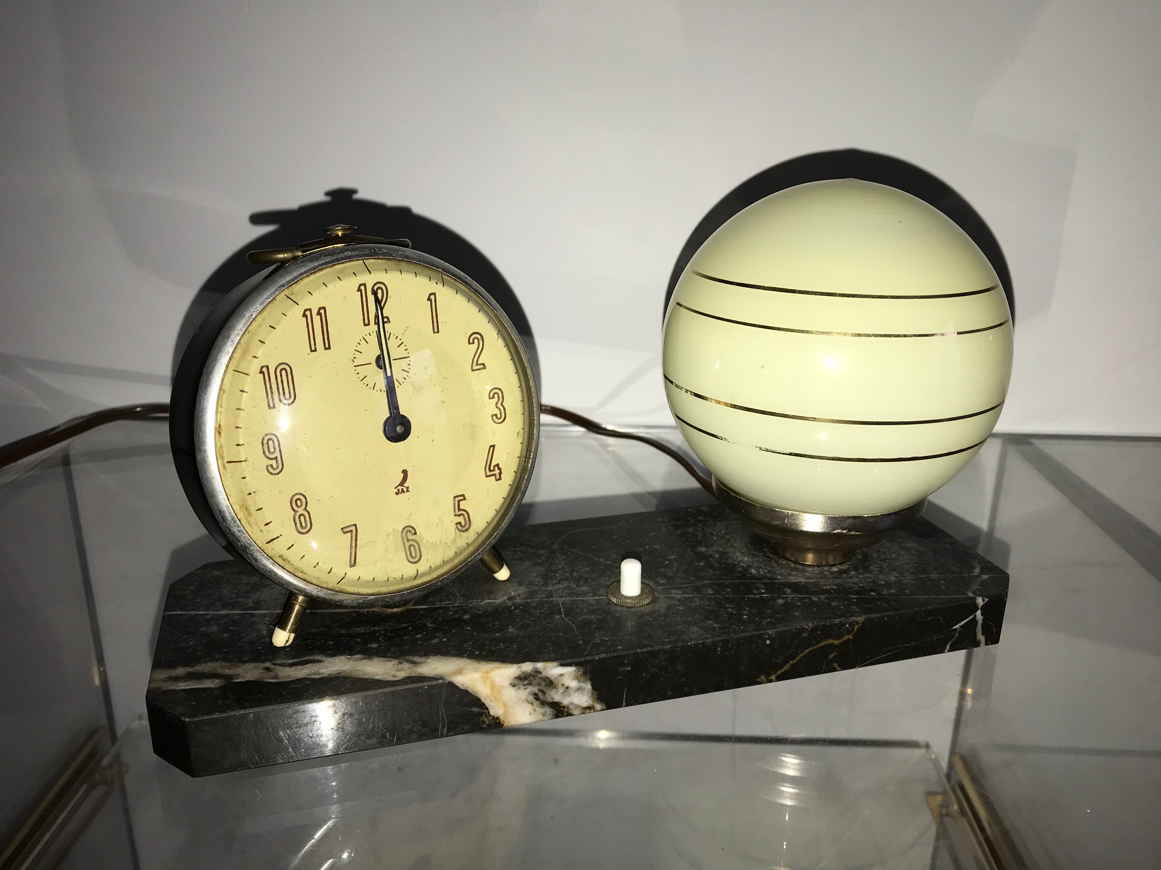 Lampe opaline sur marbre avec réveil Jaz