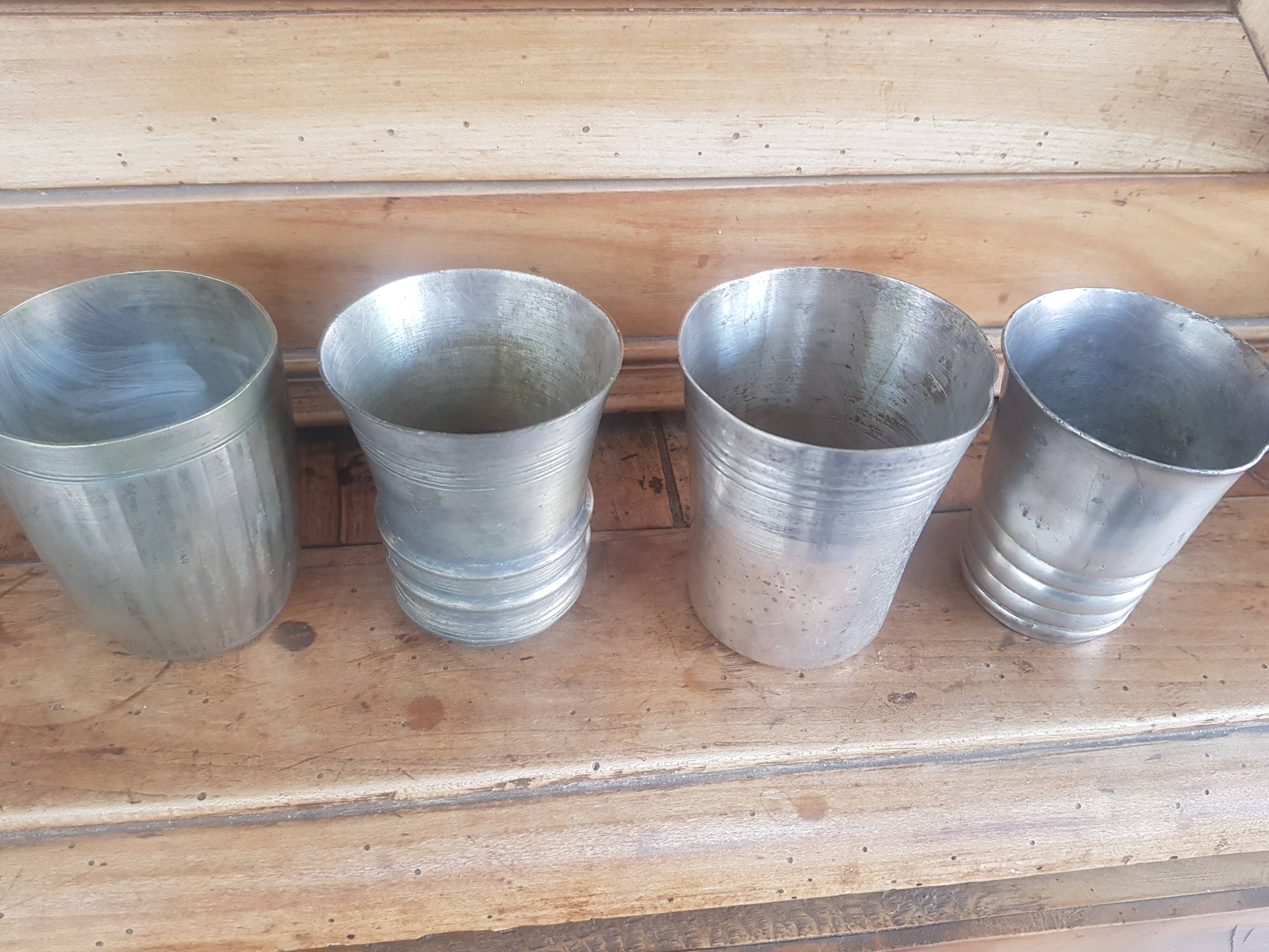 4 silver metal timpani