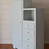 Asymmetrical cabinet