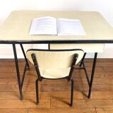 Bureau + chaise d'enfant en formica