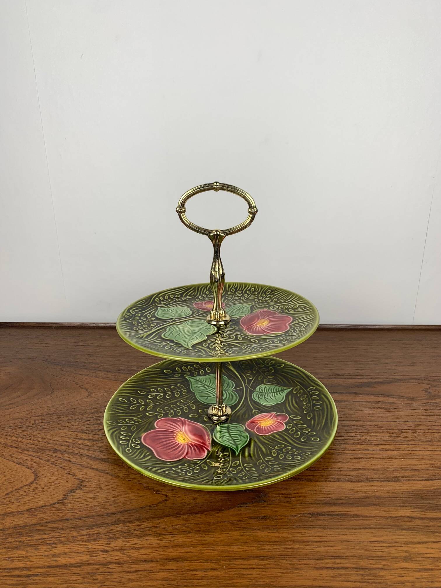 2-tiered majolica server/tray, Sarreguemines, early 20th century