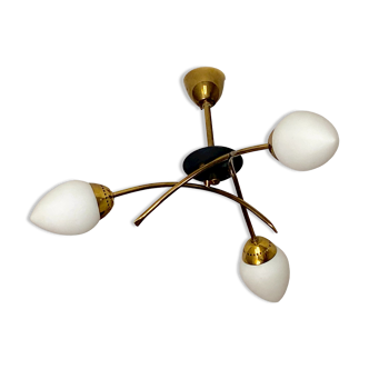Chandelier 3 fires modernist metal and brass, 3 opalines 60s french design ceiling lamp suspension