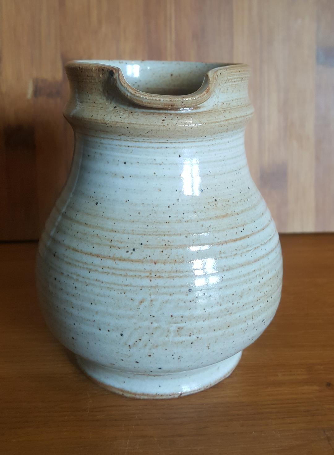 Petit Pichet Crémier in Marais Sandstone