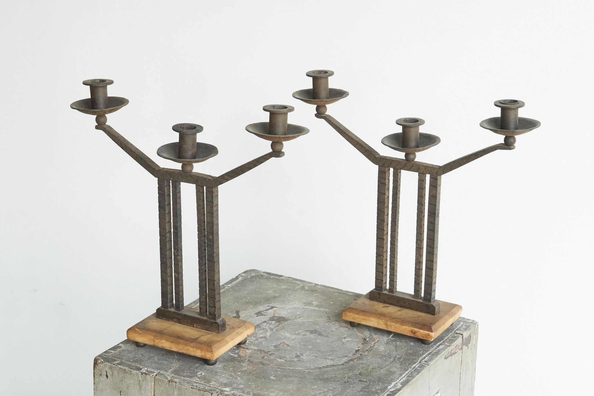 Art Deco pair of candle holders in wrought iron and stone