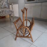 Porte revue en rotin