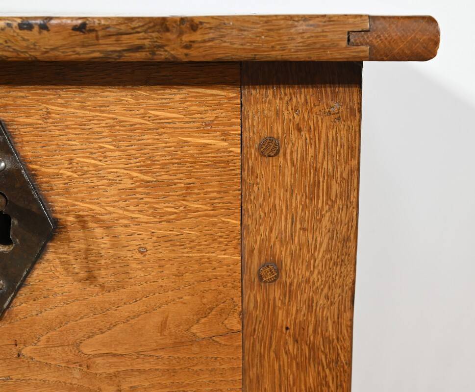 Oak Community Chest – Late 19th Century