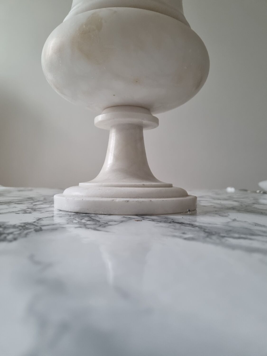 Lampe a poser en albâtre vintage