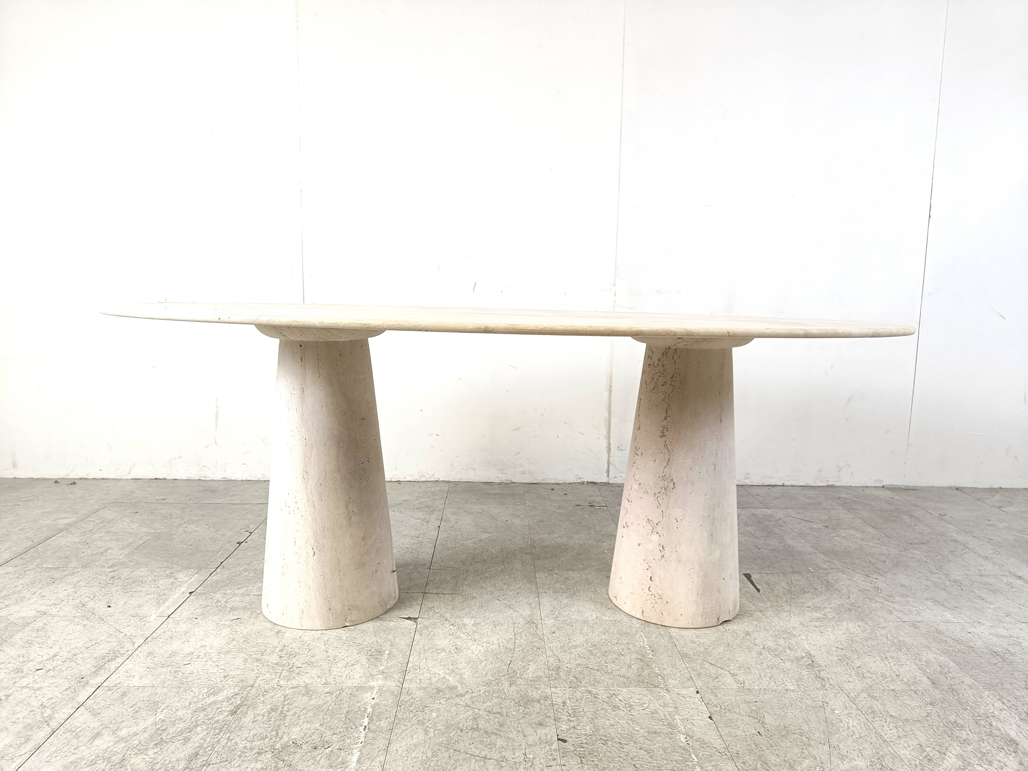 Table à manger ovale vintage en travertin, 1970