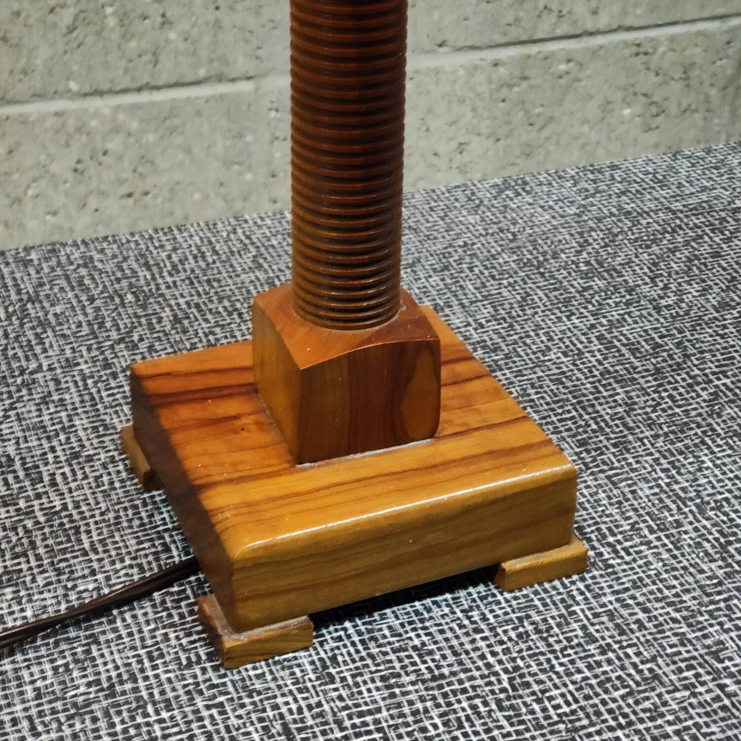 Art deco lamp in turned wood 1930