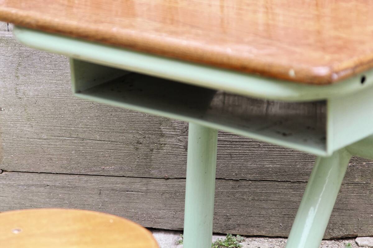 One-piece music stand, 1950s