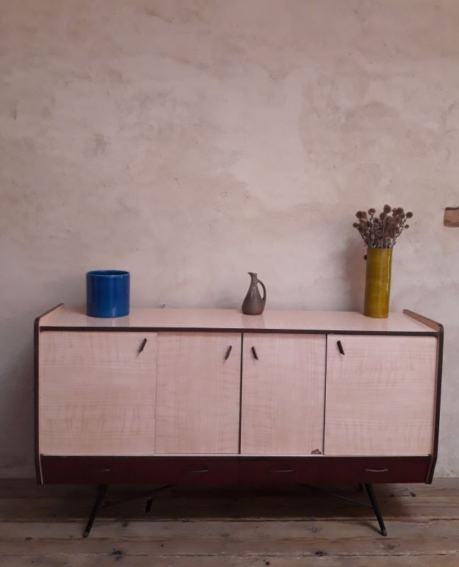 Buffet enfilade dining room