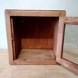 Wall or bevelled glass display case