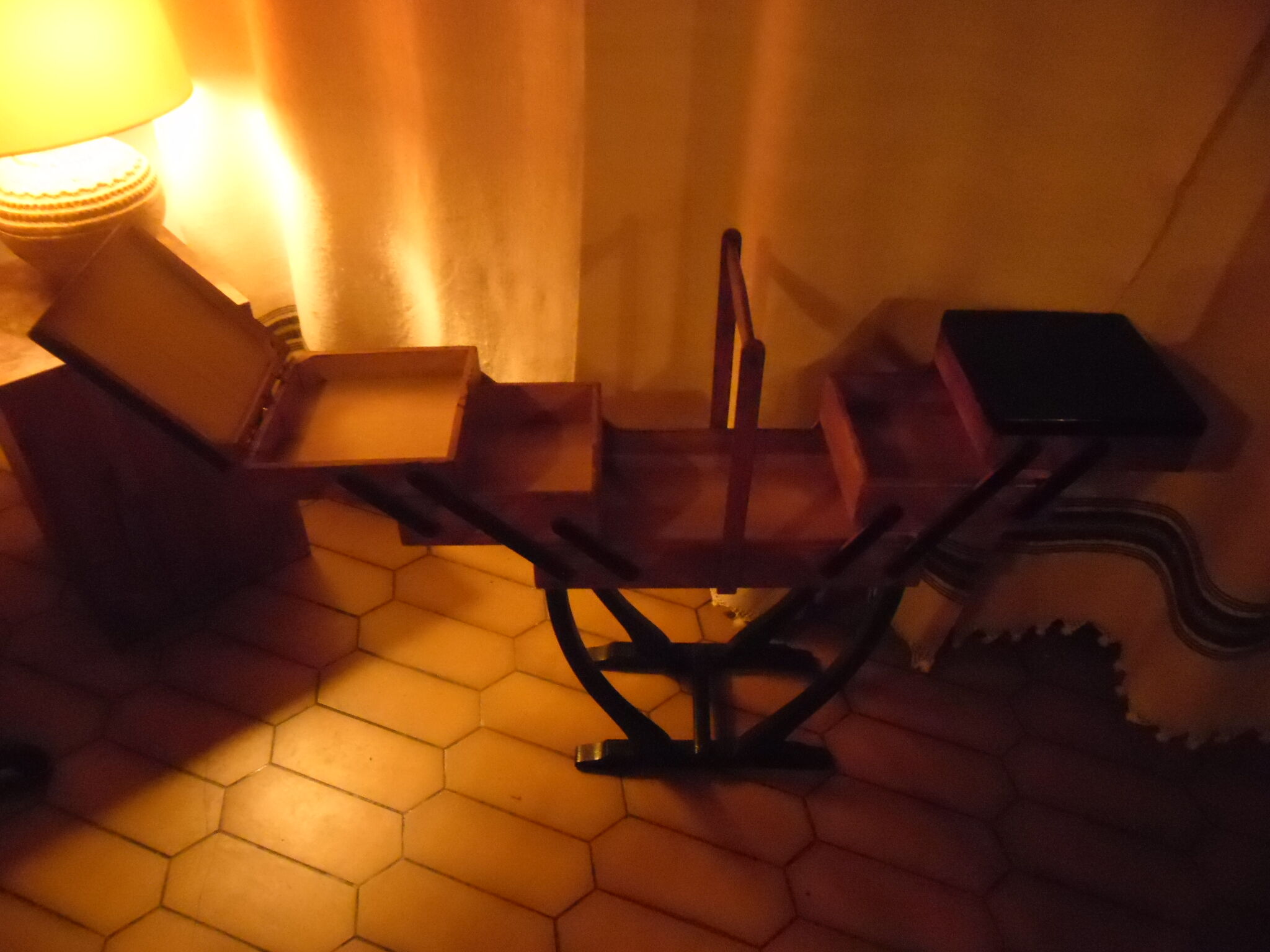 Two-coloured sewing basket