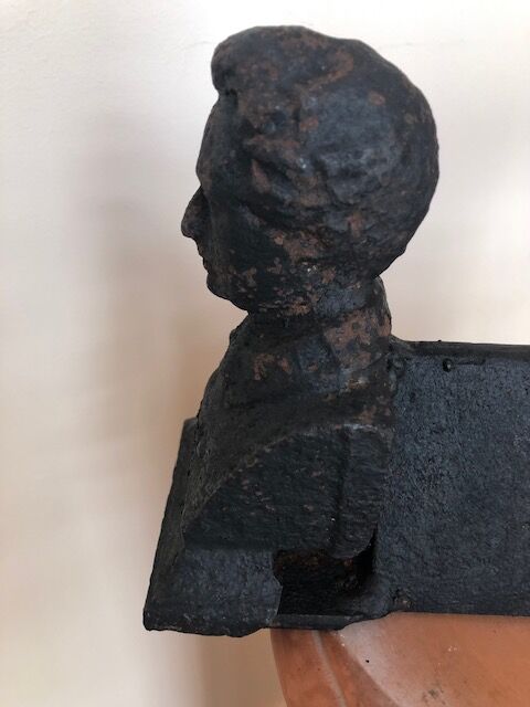 Paire de chenets "Tête de Chateaubriand", époque 19ème siècle